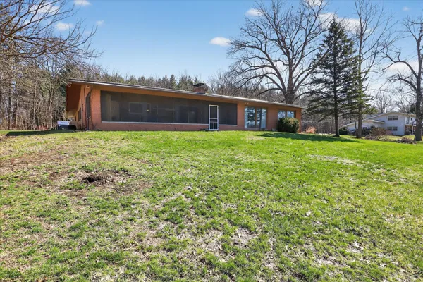 $459,900 | 70506 Sunrise Drive, Edwardsburg, MI 49112