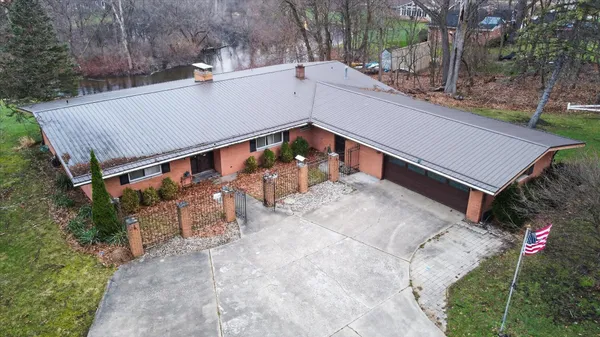 $459,900 | 70506 Sunrise Drive, Edwardsburg, MI 49112