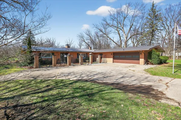 $459,900 | 70506 Sunrise Drive, Edwardsburg, MI 49112