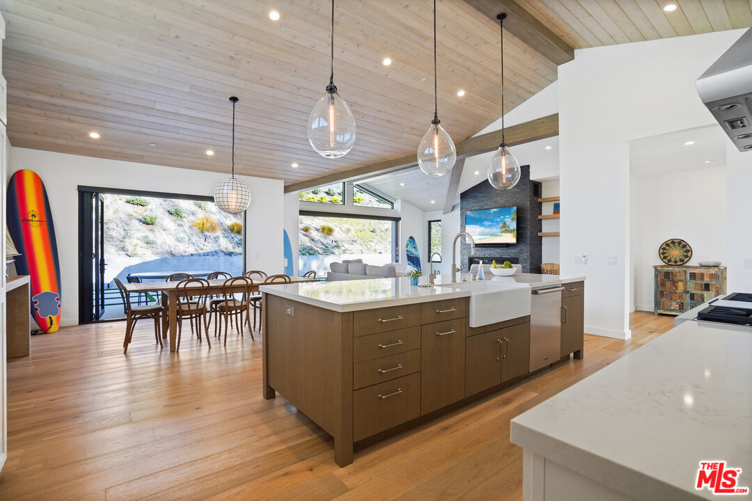 6328 Paseo Cyn Drive Malibu, CA 90265 - Photo 1 of 39