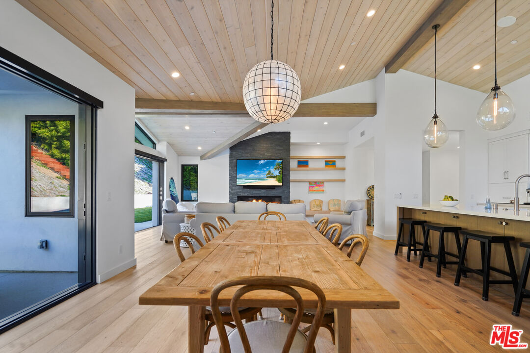 6328 Paseo Cyn Drive Malibu, CA 90265 - Photo 11 of 39