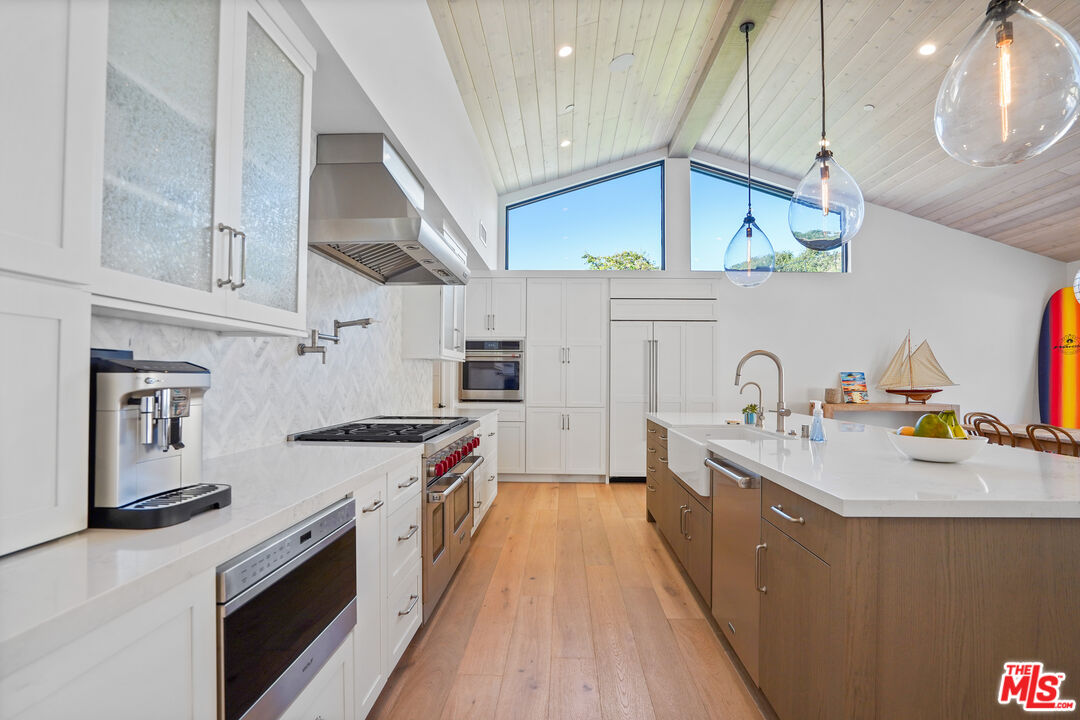 6328 Paseo Cyn Drive Malibu, CA 90265 - Photo 12 of 39