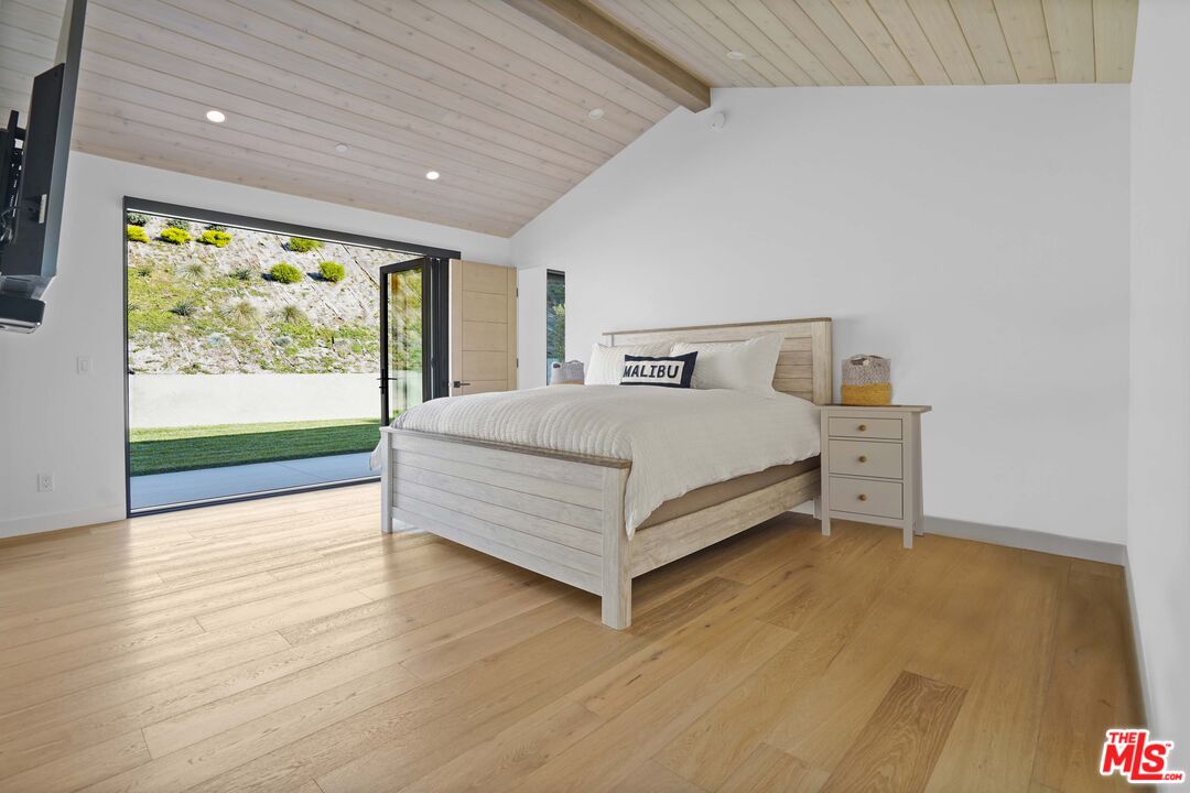 6328 Paseo Cyn Drive Malibu, CA 90265 - Photo 18 of 39