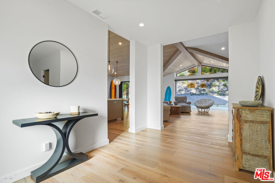 6328 Paseo Cyn Drive Malibu, CA 90265 - Photo 2 of 39