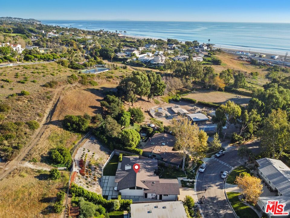 6328 Paseo Cyn Drive Malibu, CA 90265 - Photo 33 of 39