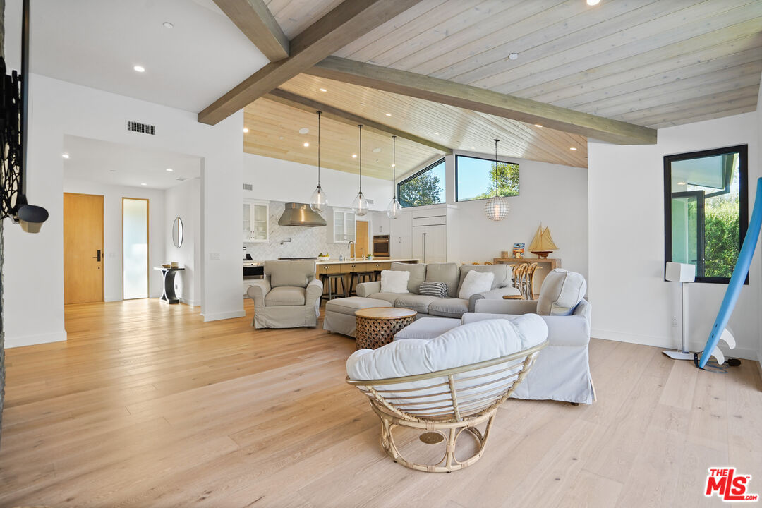 6328 Paseo Cyn Drive Malibu, CA 90265 - Photo 5 of 39