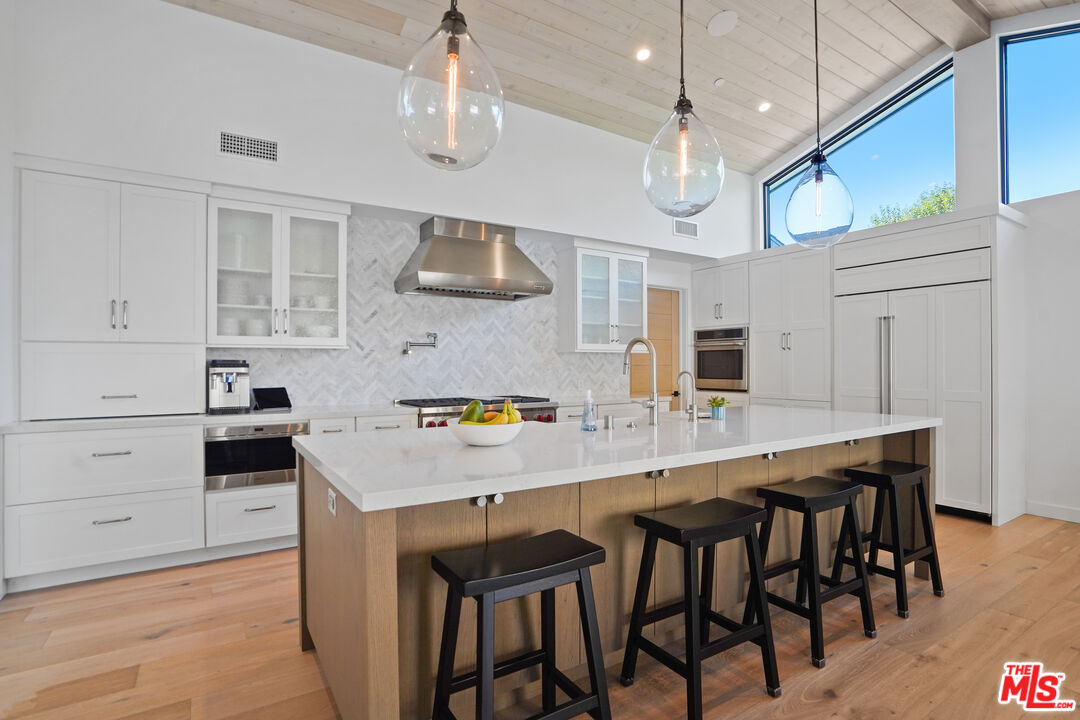 6328 Paseo Cyn Drive Malibu, CA 90265 - Photo 8 of 39