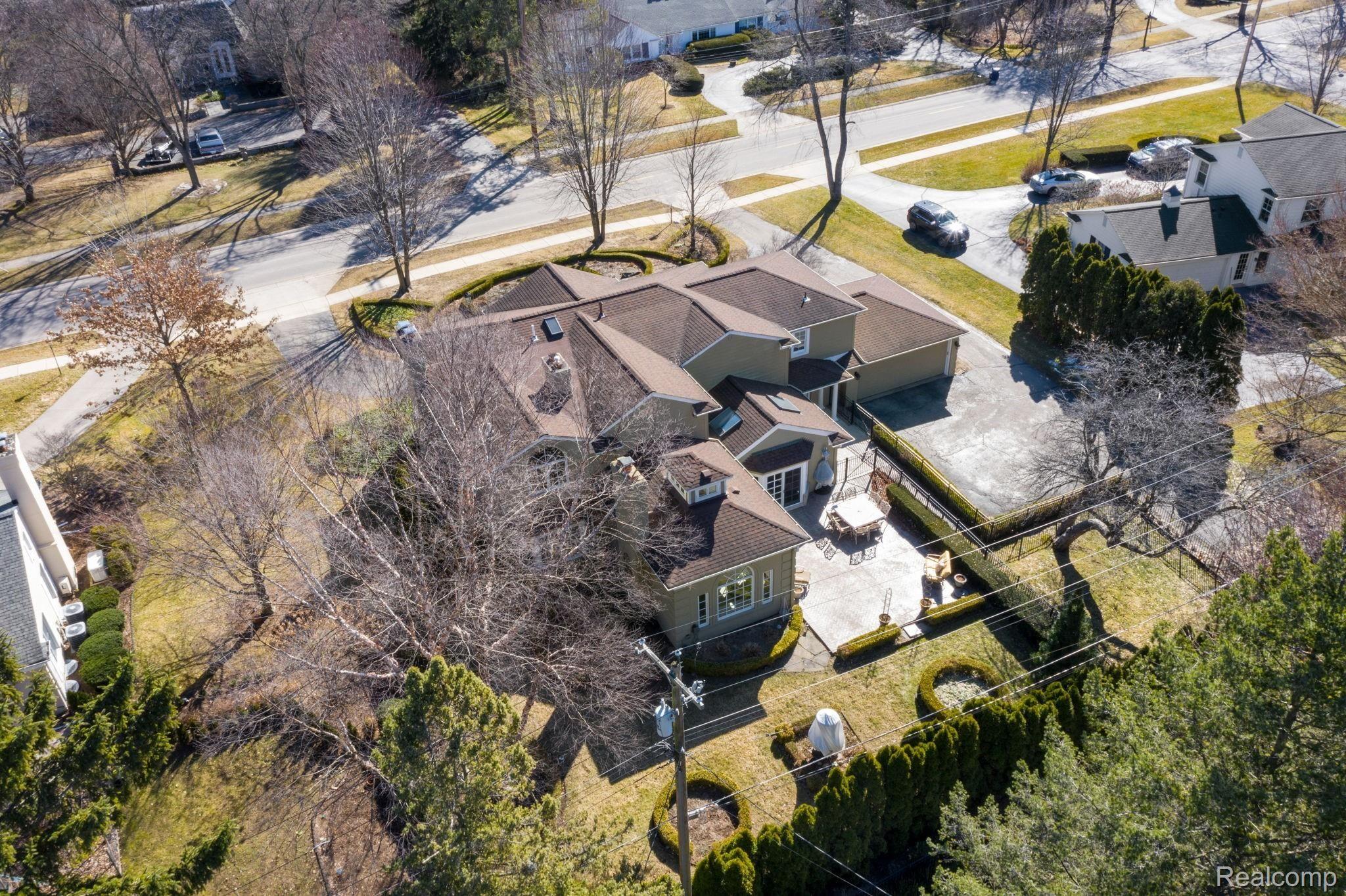 1253 Covington Road Bloomfield Hills, MI 48301 - Photo 33 of 35 web_DJI_0364.jpg