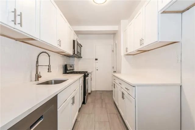 $259,900 | 9 Fordham Hill Ovl, Unit 4F | University Heights
