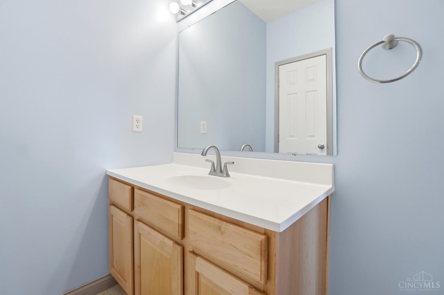 678 Hyacinth Road Cincinnati, OH 45245 - Photo 42 of 82 Gallery Image 42