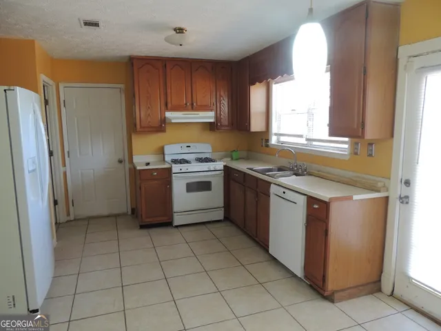 $1,600 | 492 Stonemill Manor, Lithonia, GA 30058