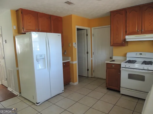 $1,600 | 492 Stonemill Manor, Lithonia, GA 30058