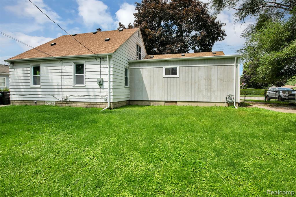17724 Martin Road Roseville, MI 48066 - Photo 30 of 32 Gallery Image 30