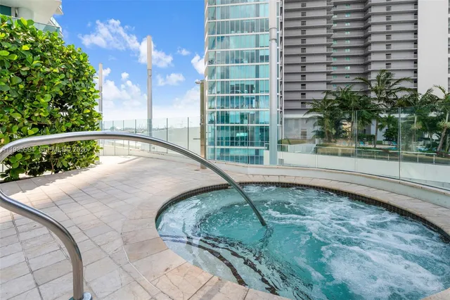 $5,950 | 900 Biscayne Boulevard, Unit 2312, Miami, FL 33132