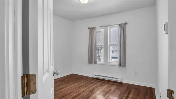 $2,500 | 1442 Main Street, Unit 2, Worcester, MA 01603