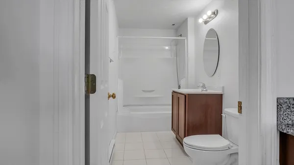 $2,500 | 1442 Main Street, Unit 2, Worcester, MA 01603