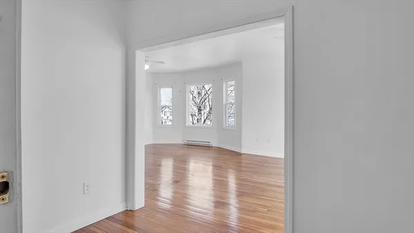 $2,500 | 1442 Main Street, Unit 2, Worcester, MA 01603