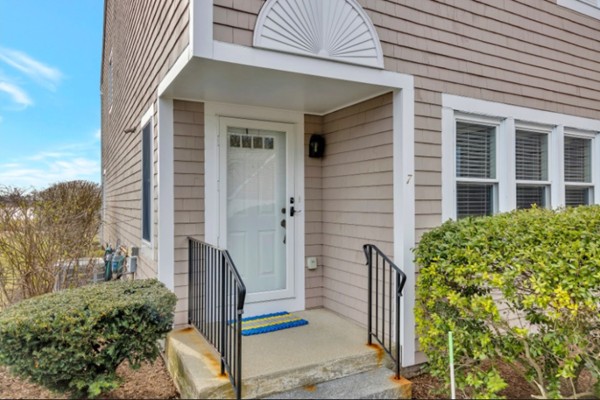 7 Brigantine Lane, Unit 7 Quincy, MA 02171 - Photo 2 of 10