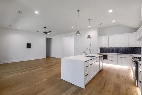 $5,500 | 8302 Kromer Street, Austin, TX 78757