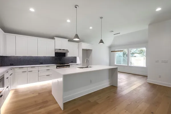 $5,500 | 8302 Kromer Street, Austin, TX 78757