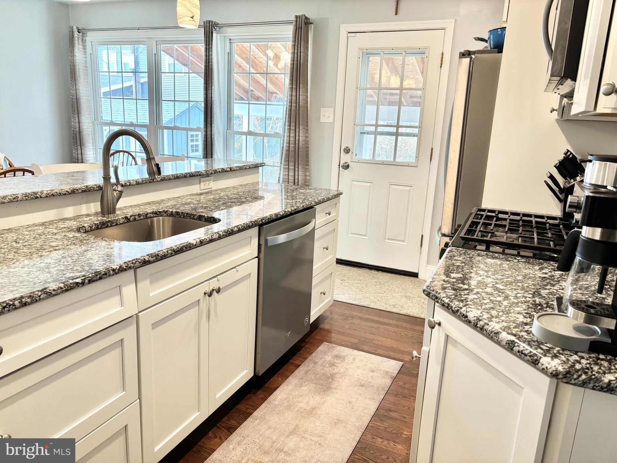 829 Hood Road Swarthmore, PA 19081 - Photo 6 of 37