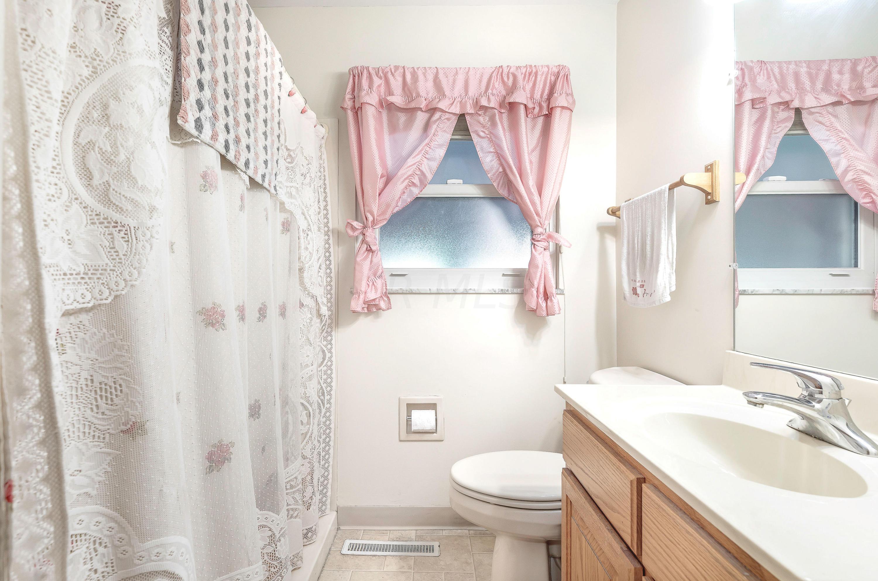 180 Deerfield Road Columbus, OH 43228 - Photo 32 of 38 Gallery Image 32