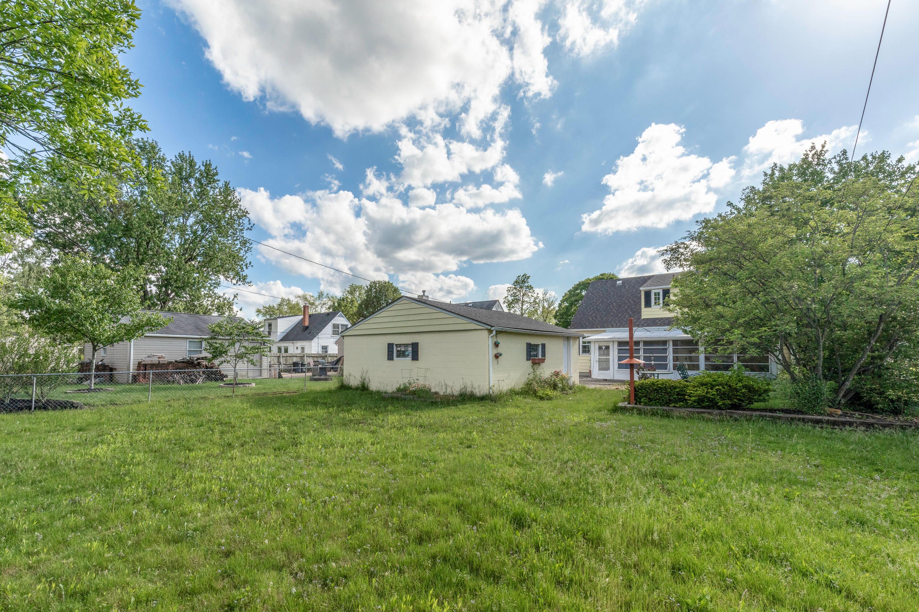 180 Deerfield Road Columbus, OH 43228 - Photo 8 of 38 Gallery Image 8