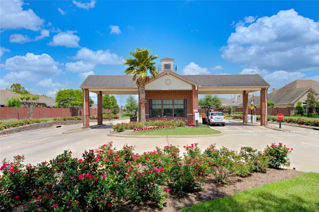 $500,000 | 20219 Stanton Lake Drive, Cypress, TX 77433