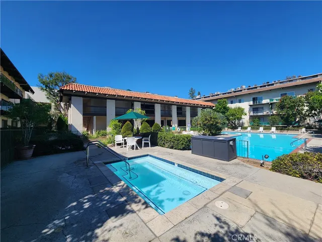 $2,895 | 5460 White Oak Avenue, Unit H106, Encino, CA 91316