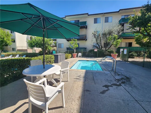 $2,895 | 5460 White Oak Avenue, Unit H106, Encino, CA 91316