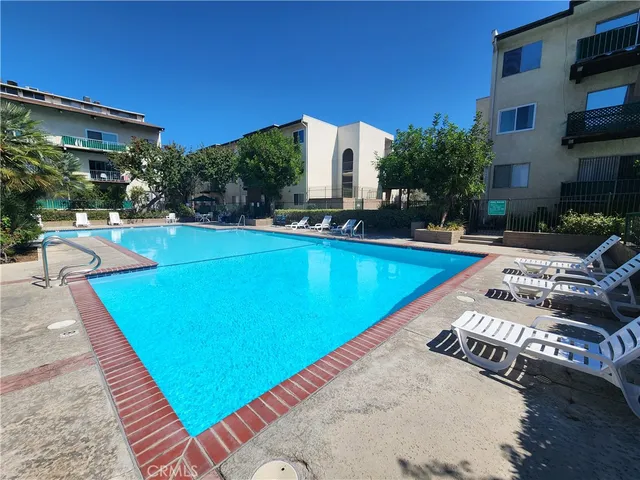 $2,895 | 5460 White Oak Avenue, Unit H106, Encino, CA 91316