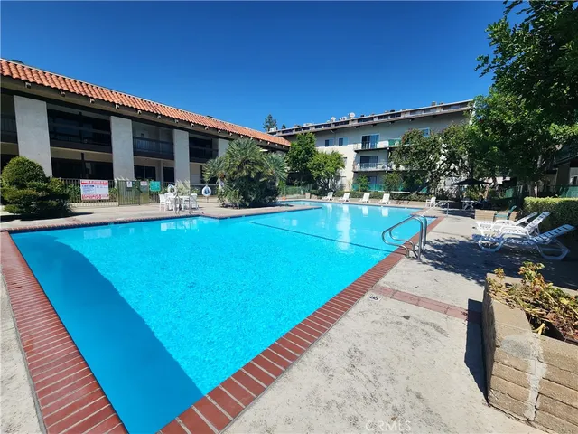$2,895 | 5460 White Oak Avenue, Unit H106, Encino, CA 91316