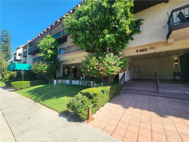 $2,895 | 5460 White Oak Avenue, Unit H106, Encino, CA 91316