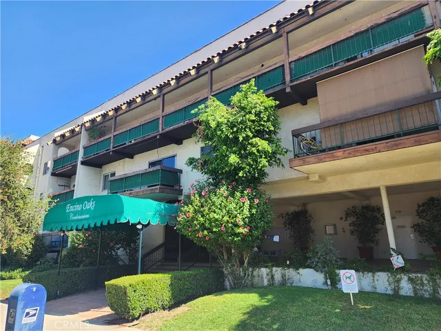 $2,895 | 5460 White Oak Avenue, Unit H106, Encino, CA 91316