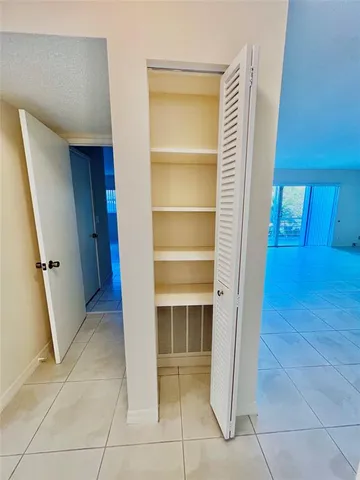 $2,200 | 1000 Northeast 14th Avenue, Unit 503, Hallandale Beach, FL 33009