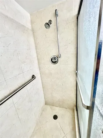 $2,200 | 1000 Northeast 14th Avenue, Unit 503, Hallandale Beach, FL 33009