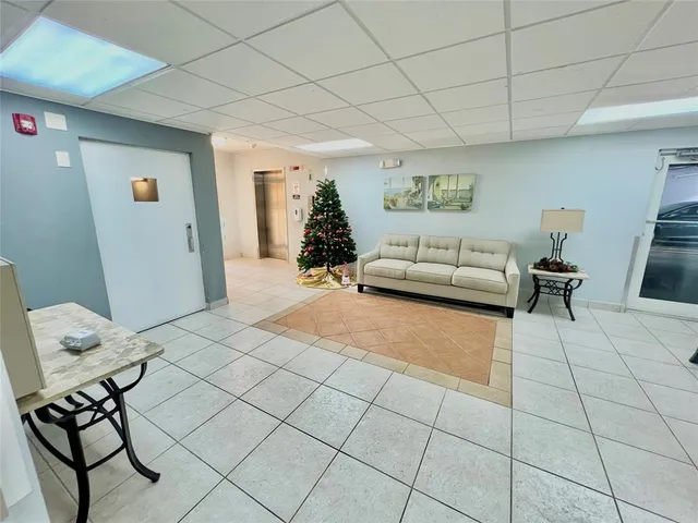 $2,200 | 1000 Northeast 14th Avenue, Unit 503, Hallandale Beach, FL 33009