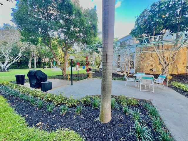 $2,200 | 1000 Northeast 14th Avenue, Unit 503, Hallandale Beach, FL 33009