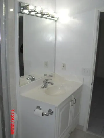 $2,200 | 1000 Northeast 14th Avenue, Unit 503, Hallandale Beach, FL 33009