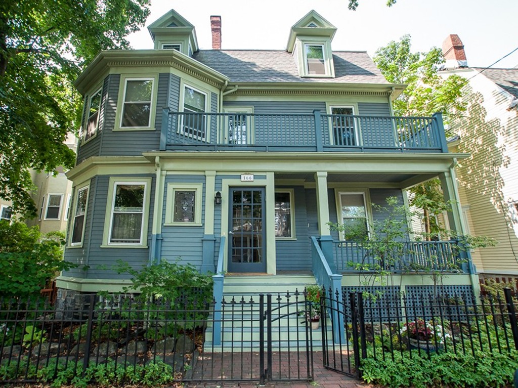 166 Chestnut Street Cambridge, MA 02139 - Photo 1 of 30 front view of a house
