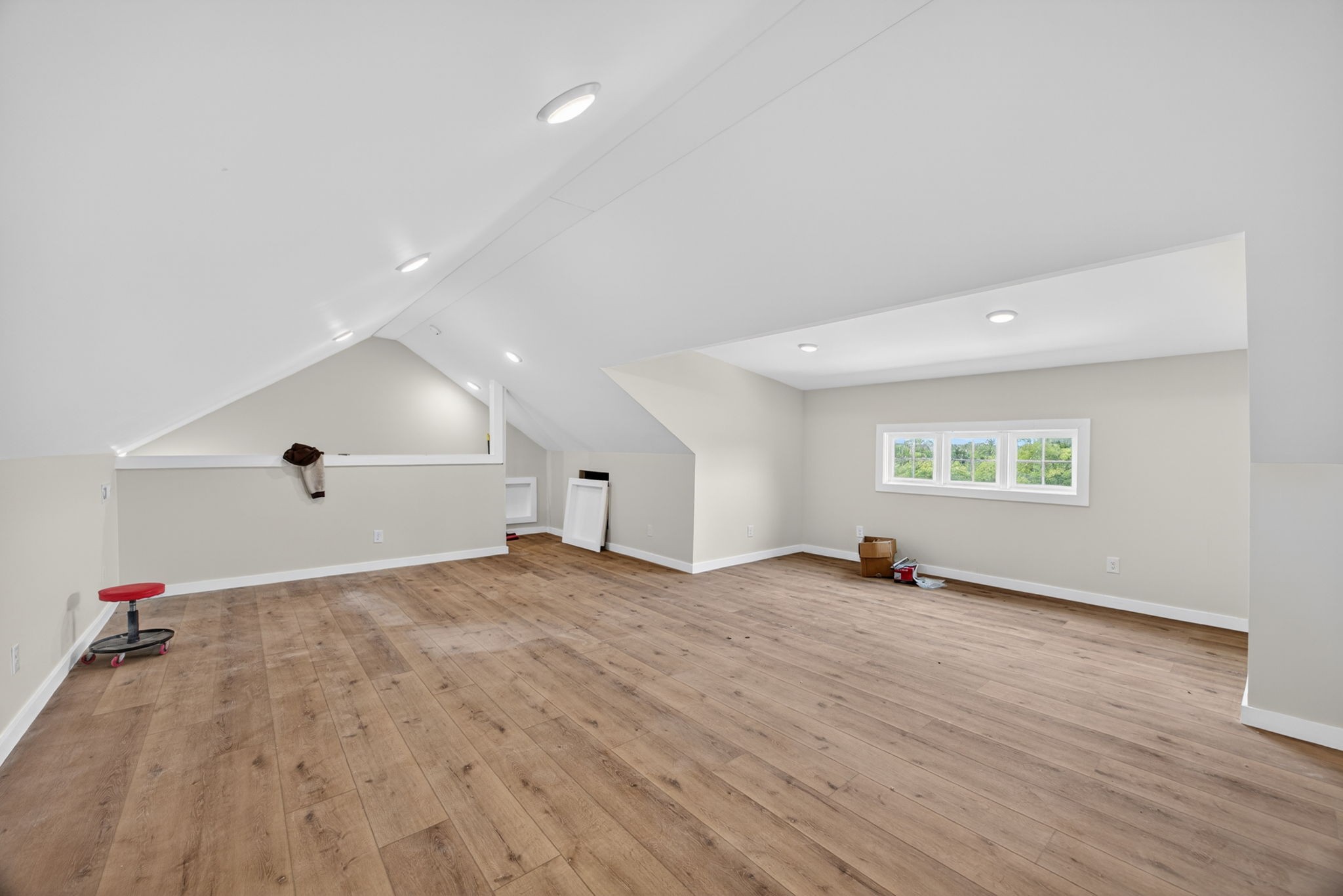 1288 Hills Trace Road Morrison, TN 37357 - Photo 38 of 57 an empty room with wooden floor and windows