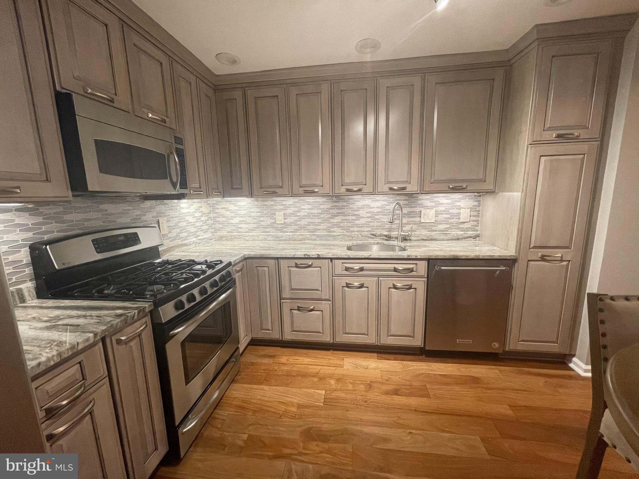 1641 Covington Road Yardley, PA 19067 - Photo 2 of 34