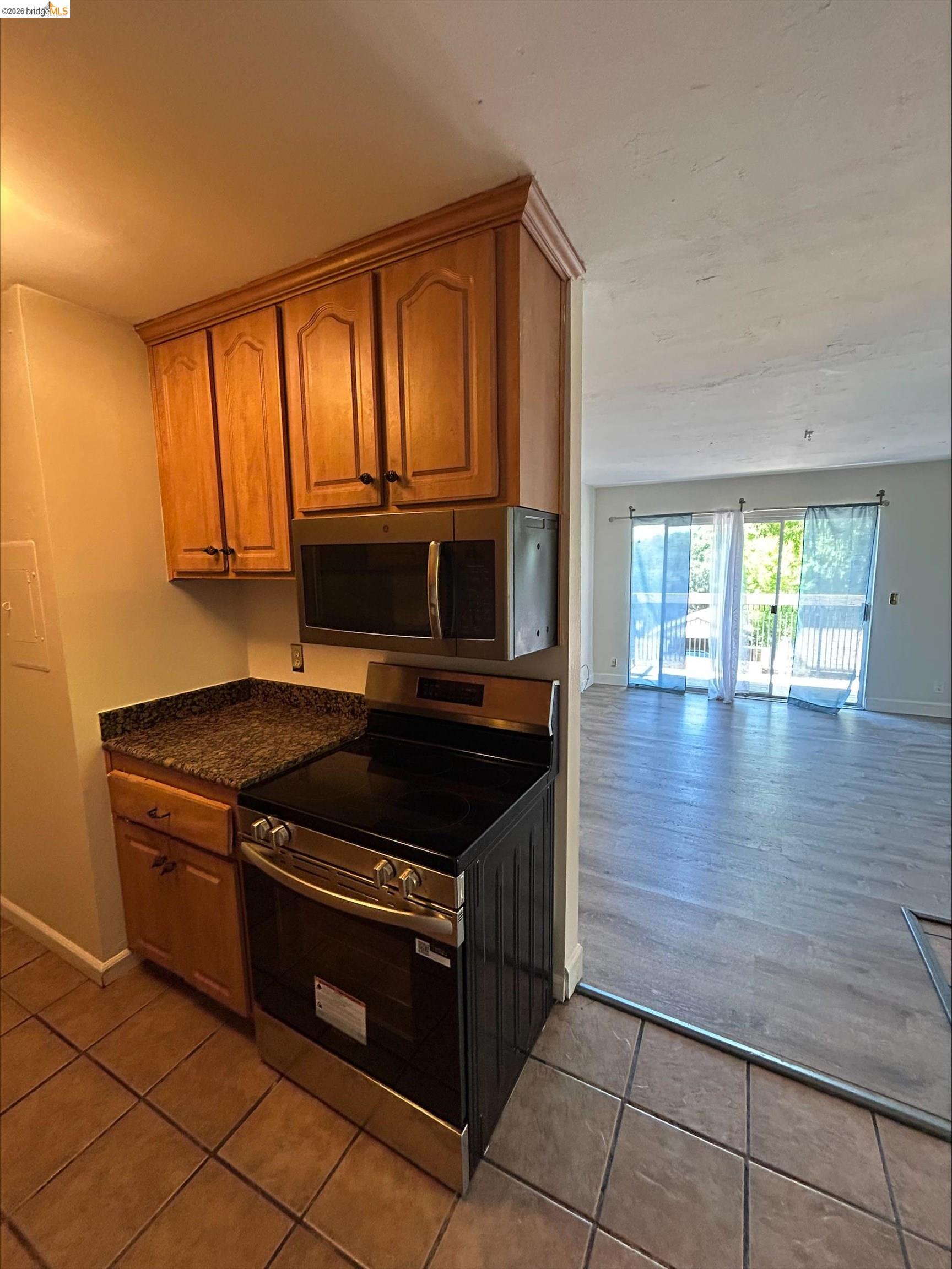 5313 Ridgeview Circle, Unit 4 El Sobrante, CA 94803 - Photo 28 of 31