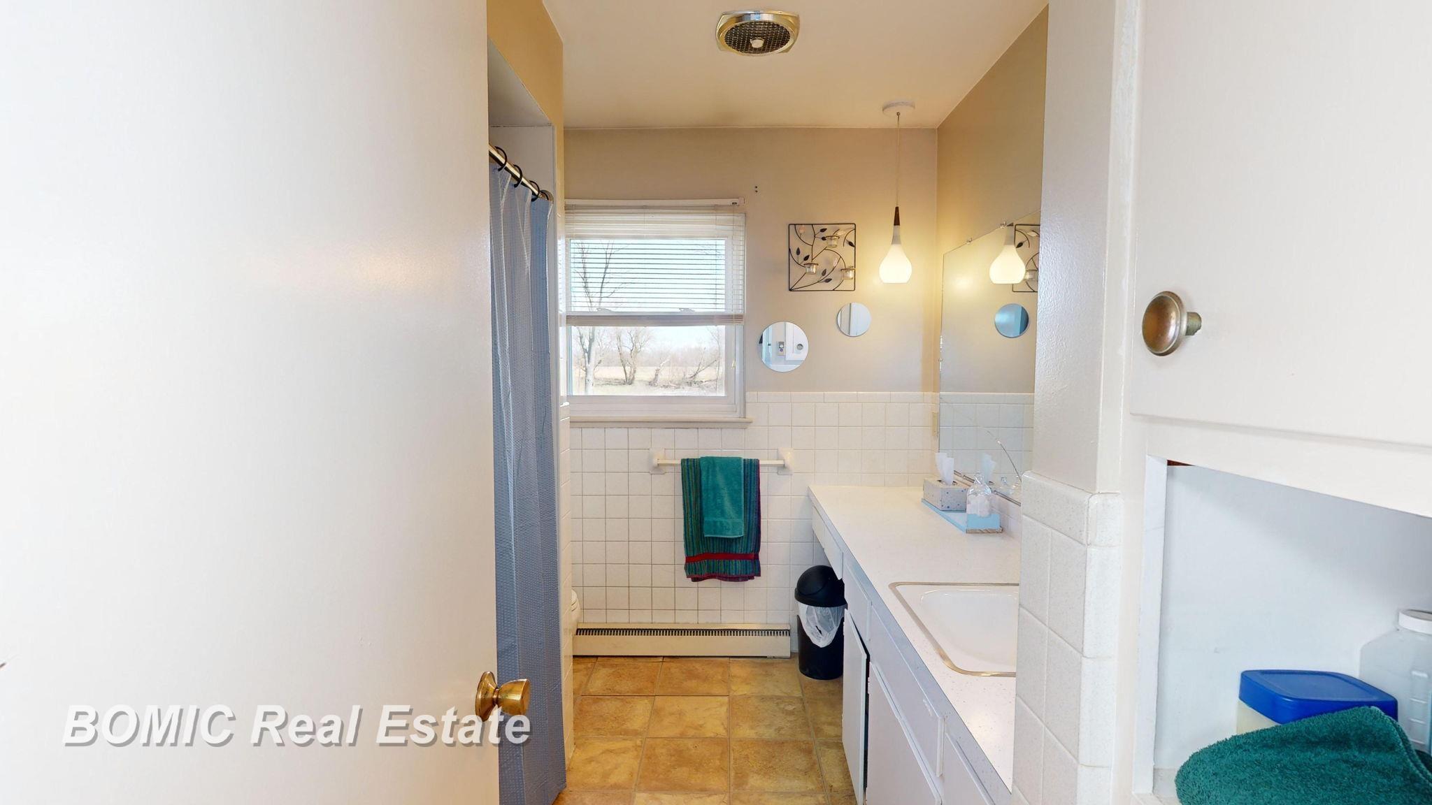 4375 South Vassar Road Vassar, MI 48768 - Photo 18 of 32