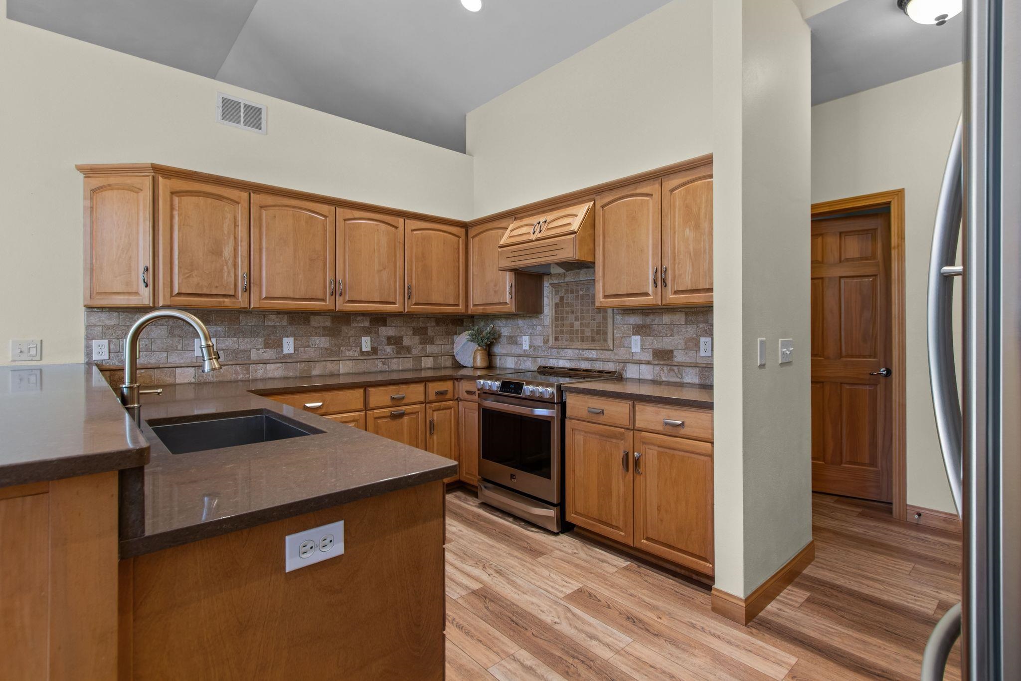 W5875 Sweet Clover Drive Appleton, WI 54915 - Photo 9 of 58