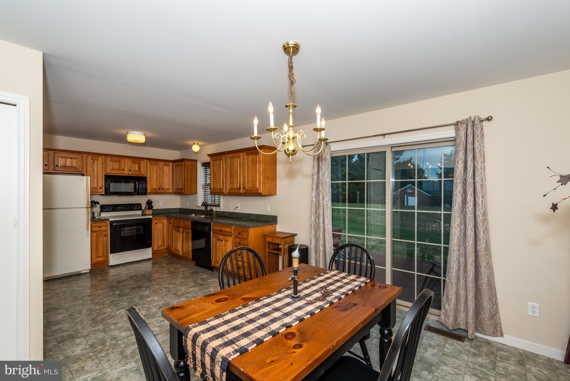 723 Skywalk Lane Lancaster, PA 17601 - Photo 12 of 23 Kitchen / Dining Area
