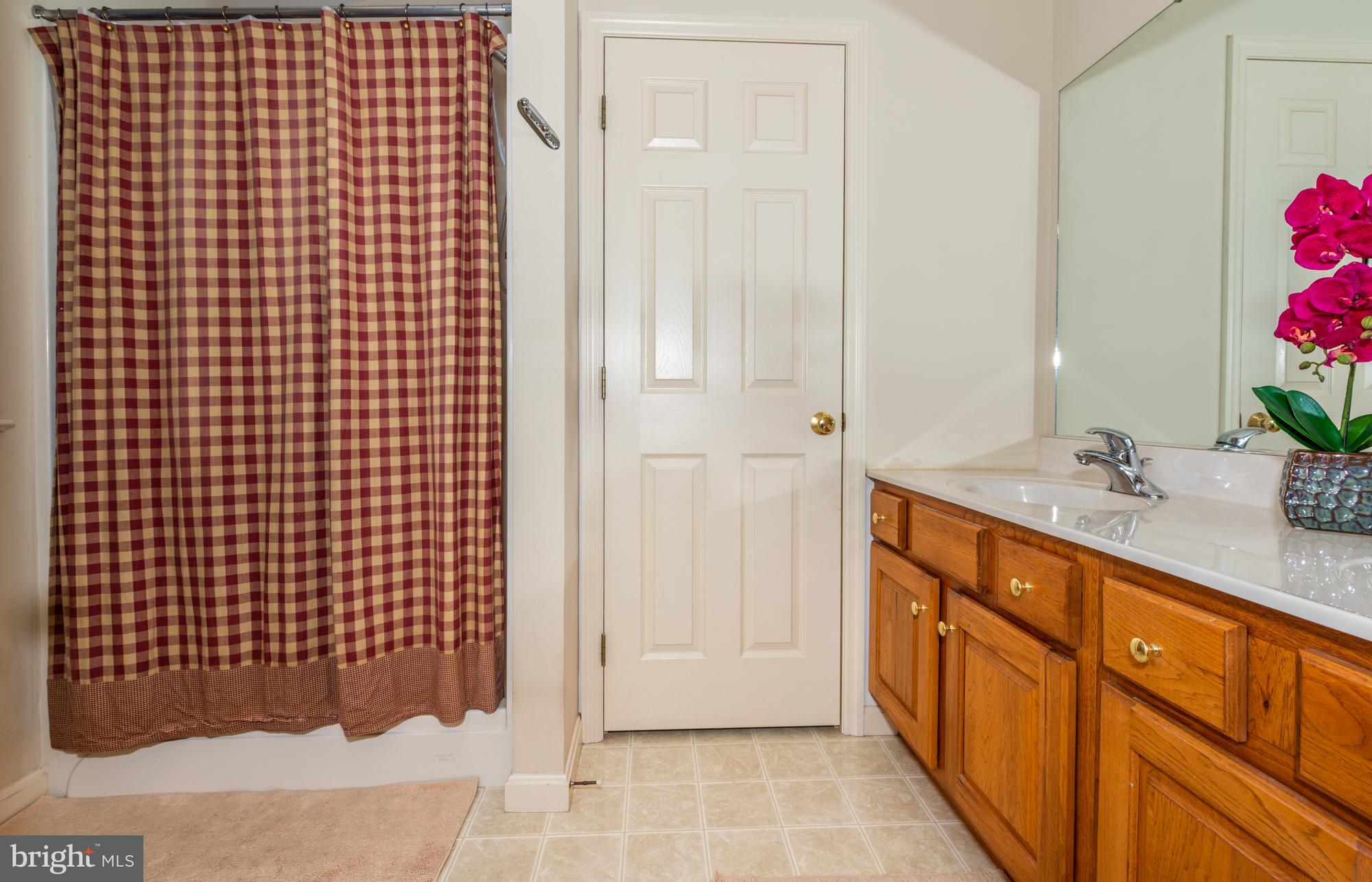 723 Skywalk Lane Lancaster, PA 17601 - Photo 19 of 23 Master Bath