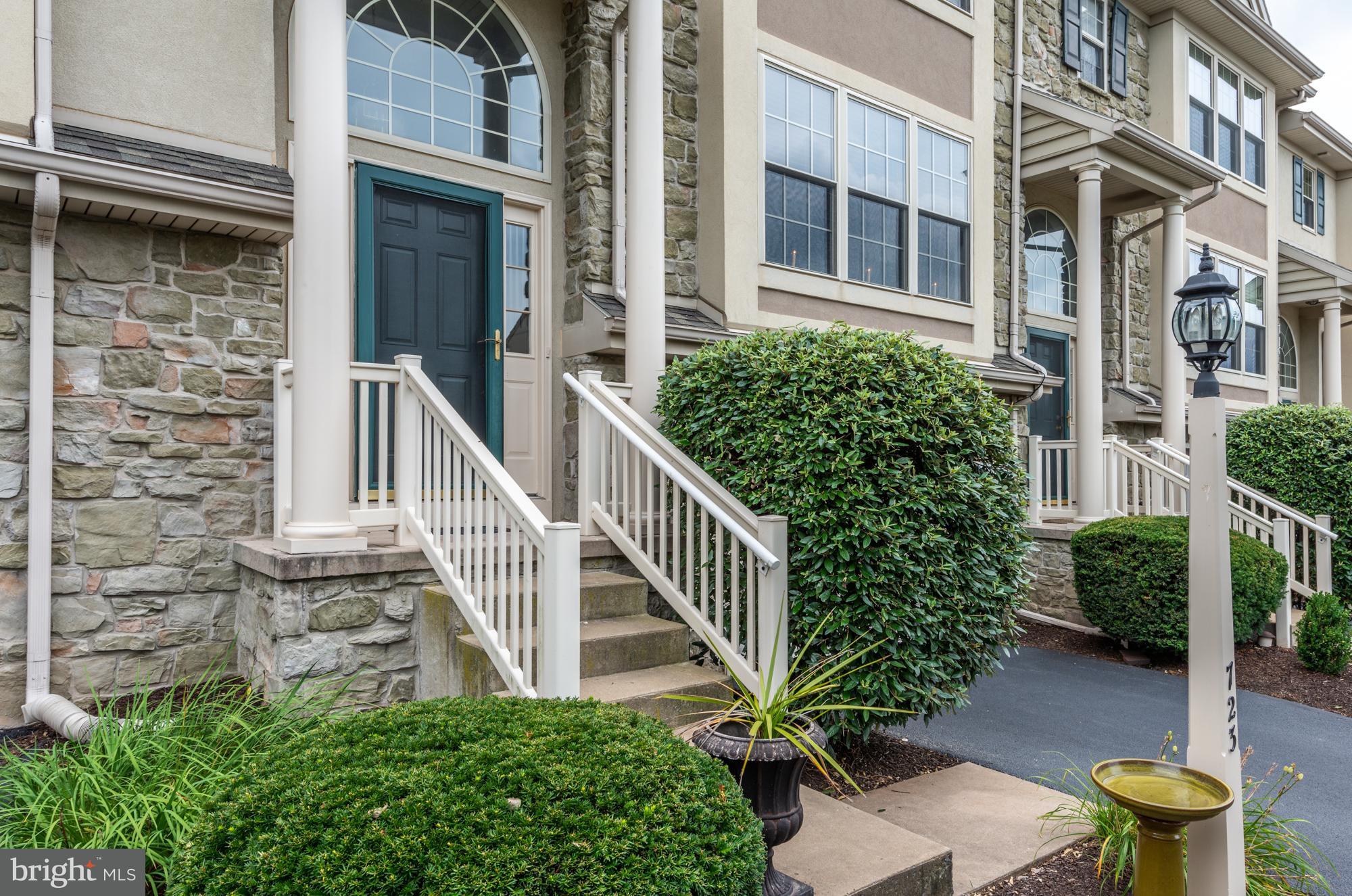 723 Skywalk Lane Lancaster, PA 17601 - Photo 3 of 23 V3