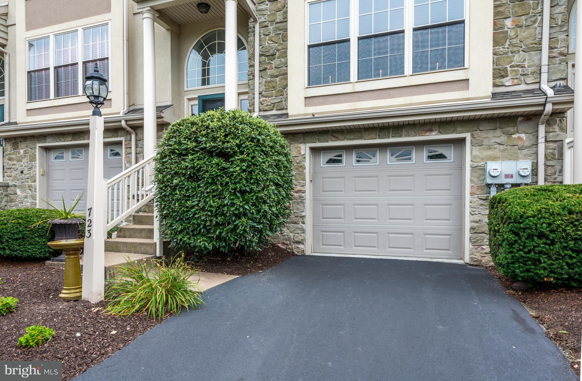 723 Skywalk Lane Lancaster, PA 17601 - Photo 4 of 23 V4