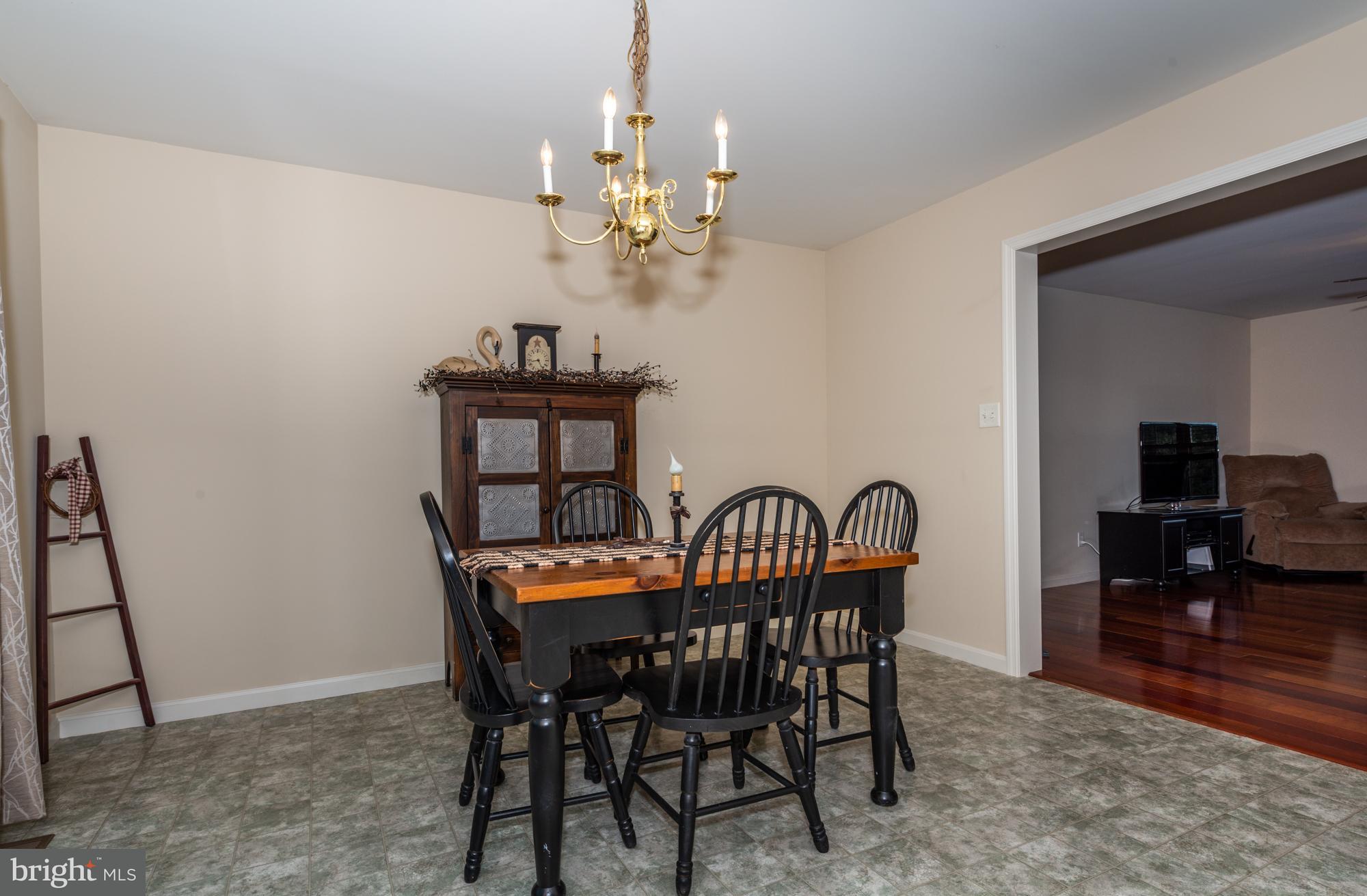 723 Skywalk Lane Lancaster, PA 17601 - Photo 9 of 23 Dining Area
